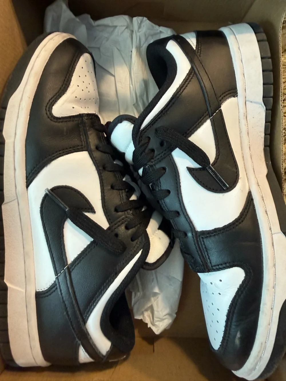 Nike Panda Dunks - Picture 3 of 3